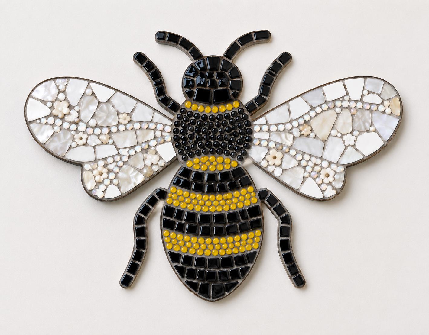 Wooden Bee Mosaic Base – 6mm Birchwood Ply Craft Blank (20cm x 14cm) Garden Décor Projects