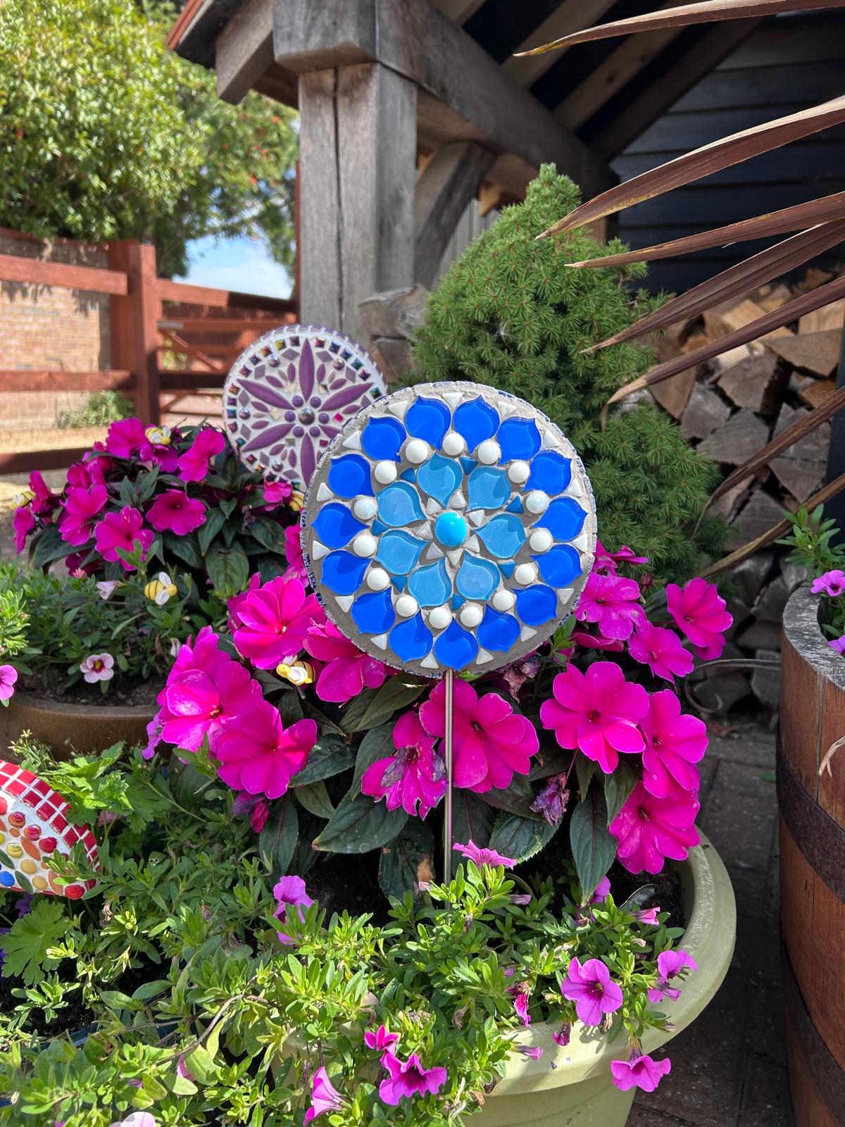 Jaipur Blue Flower Pop Mosaic Kit – DIY Garden Mosaic Craft Kit for Beginners